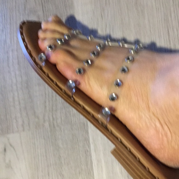 Beautiful Steve Maddens Silver Studded clear Flats - Picture 15 of 17
